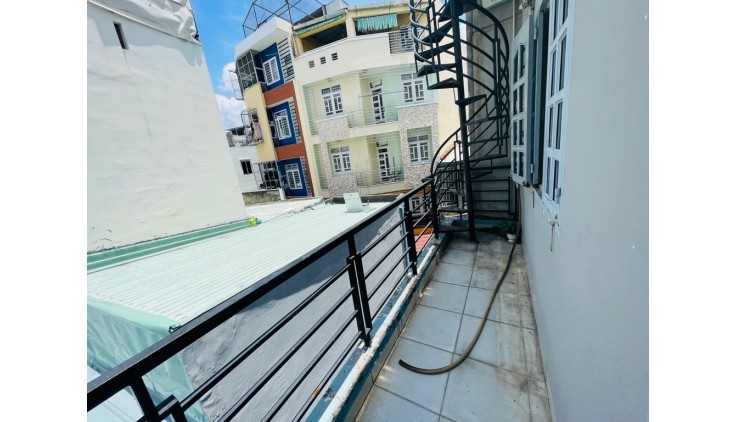 CHÍNH CHỦ GỬI BÁN NHÀ Ở  LẠC LONG QUÂN - TÂN BÌNH - CÁCH 1 CĂN RA HXH - 3 TẦNG BTCT - 28M2