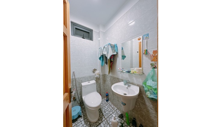 Căn góc 2 mặt tiền hẻm xe hơi 