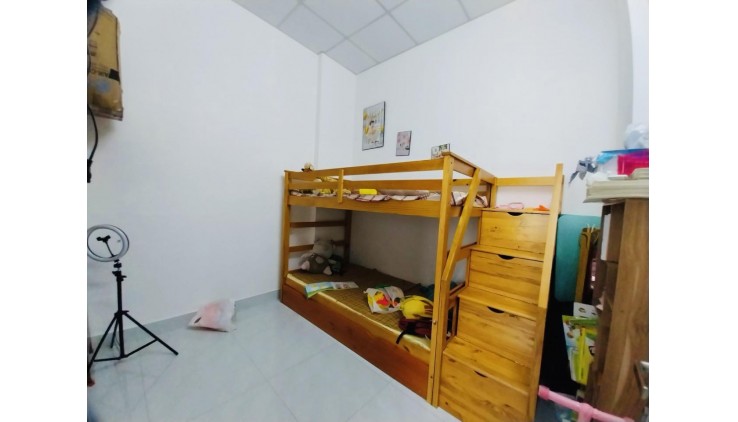 Nhà Bán Nguyễn Văn Quá DT 117m2  6.3mx 19m chỉ 7.8 tỷ,  Đông Hưng Thuận Quận 12