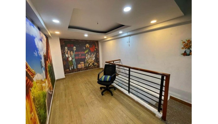 Cho thuê nhà mặt tiền đường Hoàng Sa, Tân Bình - Khu vực kinh doanh sầm uất
