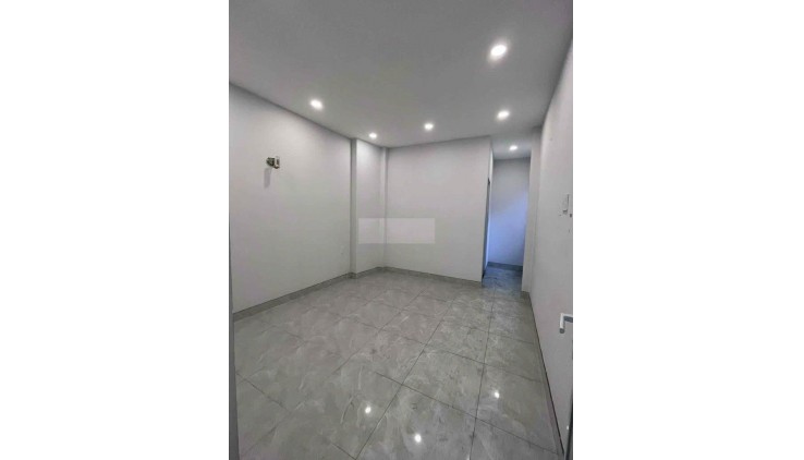 Nhà cho thuê hẻm xe hơi Thích Quảng Đức, Phú Nhuận - Sạch sẽ, rộng rãi.