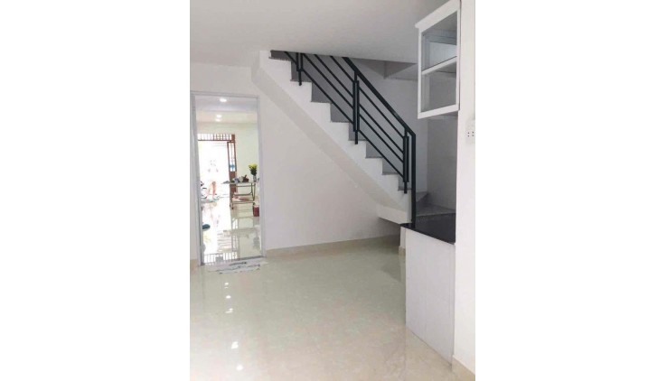 Cho thuê nhà nguyên căn hẻm đường Trần Hữu Trang, Phú Nhuận