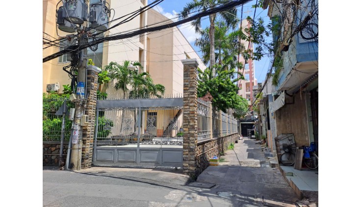 NHÀ MỚI ĐẸP NGAY CHỢ PHẠM VĂN HAI, GIÁP QUẬN 10 VÀ PHÚ NHUẬN - ÔTÔ ĐẬU CỬA - 4 TẦNG - 4PN HOÀN CÔNG ĐỦ, TẶNG NỘI THẤT - GIÁ 6.5TỶ