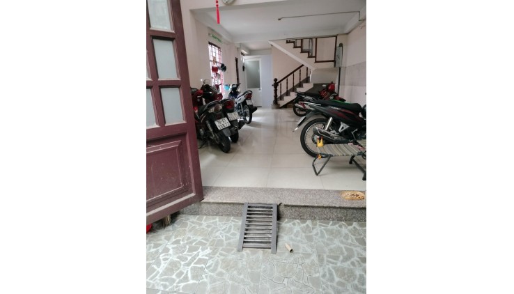 Cho thuê phòng nhỏ tại Hẻm 21 Trường Sơn, Tân Bình, giá 1tr8 tháng.