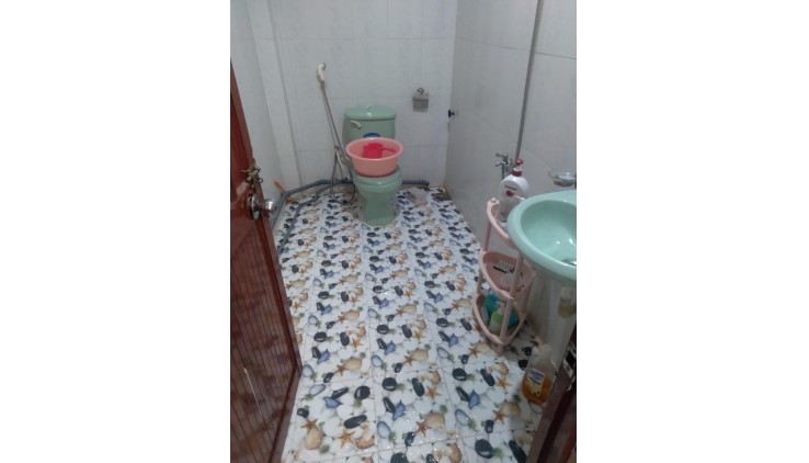 Cho thuê phòng nhỏ tại Hẻm 21 Trường Sơn, Tân Bình, giá 1tr8 tháng.