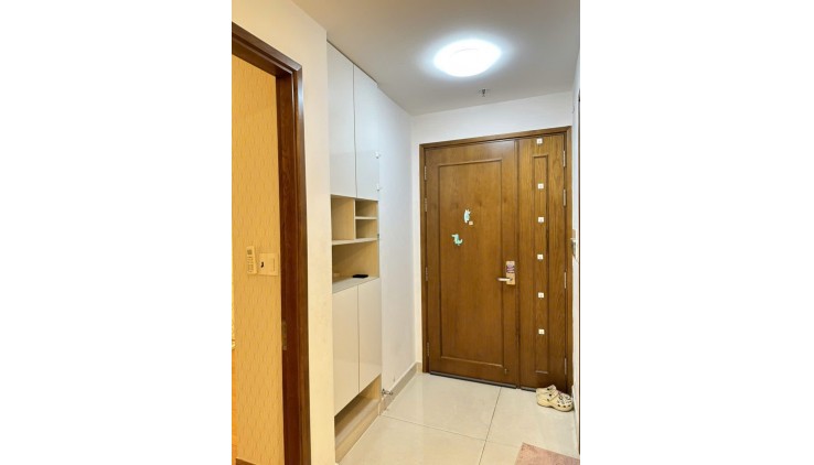 Bán căn hộ 2PN2WC-80m2 giá 4.350 tỷ tặng nội thất chung cư Sky Center Phổ Quang. LH 0932192 028-Mai