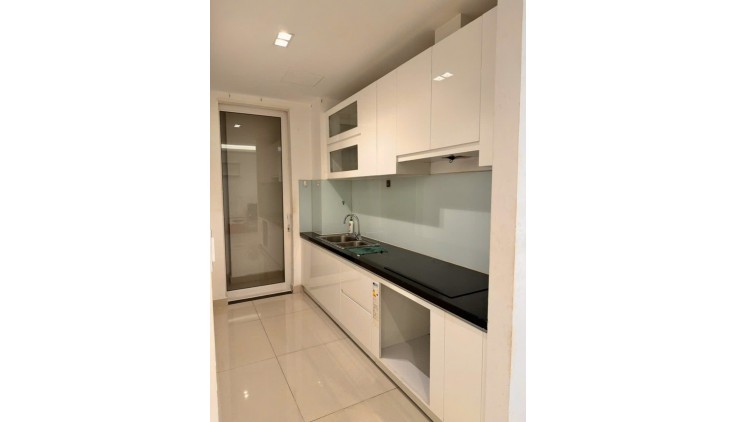 Bán căn hộ 2PN2WC-80m2 giá 4.350 tỷ tặng nội thất chung cư Sky Center Phổ Quang. LH 0932192 028-Mai
