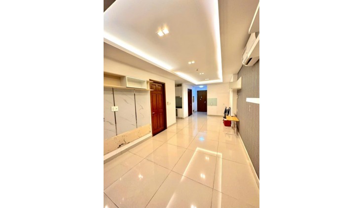 Bán căn hộ 2PN2WC-80m2 giá 4.350 tỷ tặng nội thất chung cư Sky Center Phổ Quang. LH 0932192 028-Mai