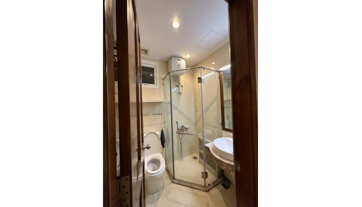 Bán căn hộ 2PN2WC-80m2 giá 4.350 tỷ tặng nội thất chung cư Sky Center Phổ Quang. LH 0932192 028-Mai