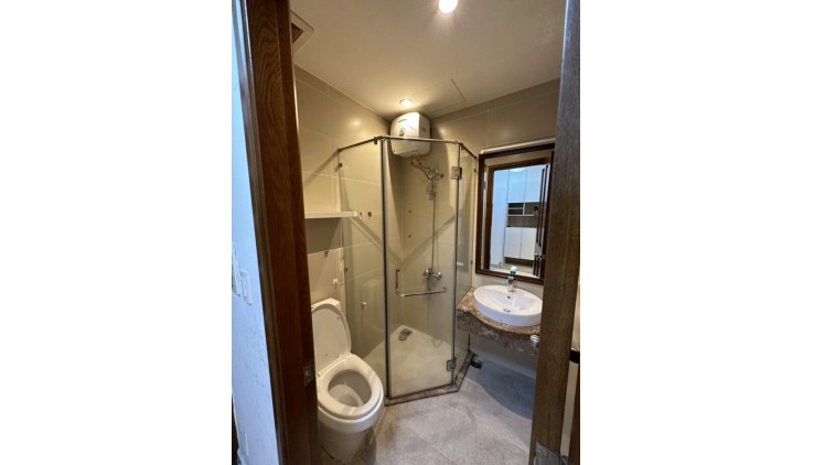 Bán căn hộ 2PN2WC-80m2 giá 4.350 tỷ tặng nội thất chung cư Sky Center Phổ Quang. LH 0932192 028-Mai