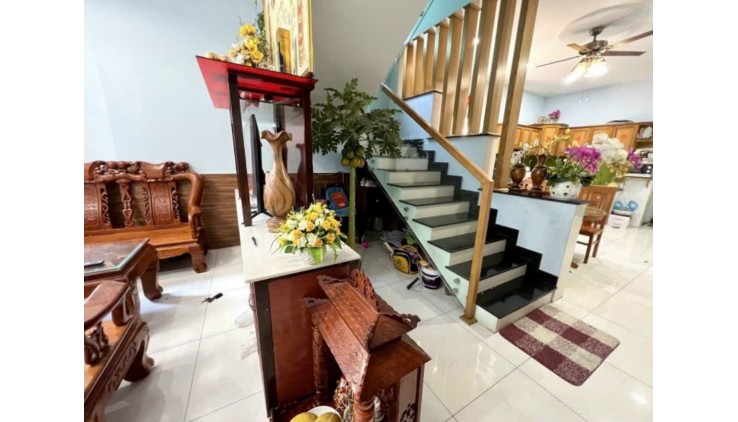 NHÀ DIỆN TÍCH LỚN - 68M2 - HẺM XE HƠI - SƠN KỲ. GIÁ 6,2 TỶ TL