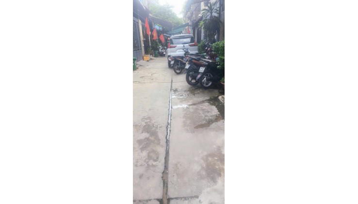 Bán Gấp nhà Lê Văn Quới ngay ngã tư  xã hẻm  xe hơi thông 48m2 ,5 Tầng Nhỉnh 5 tỷ