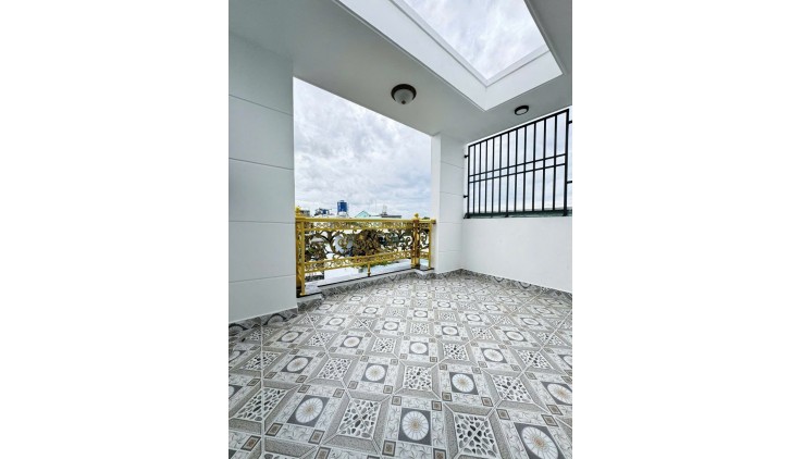 Bán Gấp nhà Lê Văn Quới ngay ngã tư  xã hẻm  xe hơi thông 48m2 ,5 Tầng Nhỉnh 5 tỷ
