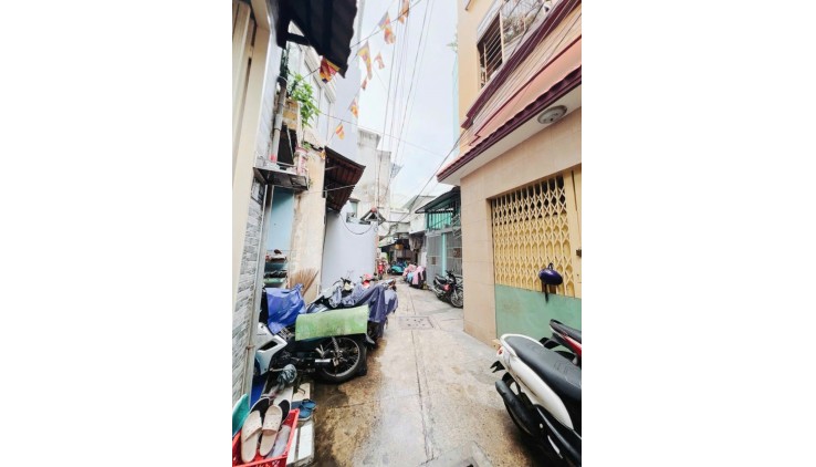 HẺM 3M DT NGANG 4 X 6 M
HƠN 2 TỶ Q4