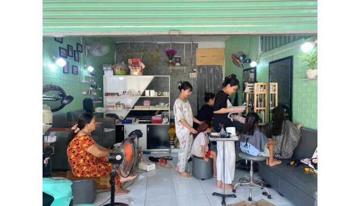 Nằm ngay mặt tiền đường huyết mạch ở HCM giáp ranh quận 1