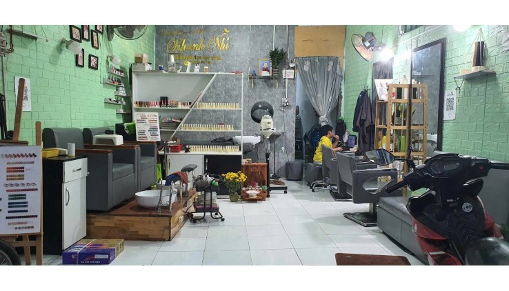 Nằm ngay mặt tiền đường huyết mạch ở HCM giáp ranh quận 1