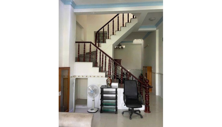 NHÀ BÁN KHU PHÂN LÔ ĐÌNH PHONG PHÚ. Ô TÔ LƯỢN QUANH.61M. 4 TẦNG BTCT. 4PN. NHỈNH 6 TỶ. BỚT LỘC.