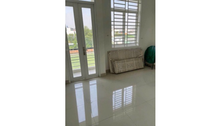 NHÀ BÁN KHU PHÂN LÔ ĐÌNH PHONG PHÚ. Ô TÔ LƯỢN QUANH.61M. 4 TẦNG BTCT. 4PN. NHỈNH 6 TỶ. BỚT LỘC.
