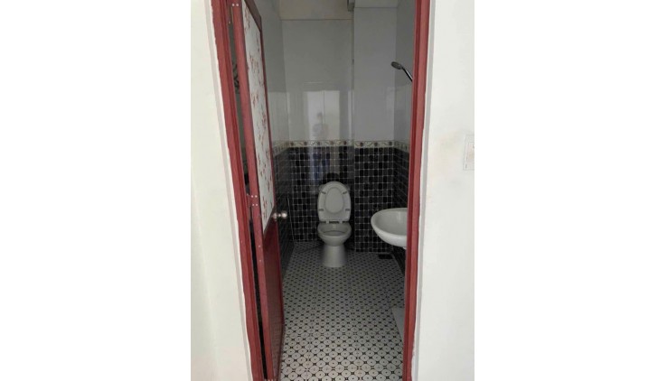 NHÀ BÁN KHU PHÂN LÔ ĐÌNH PHONG PHÚ. Ô TÔ LƯỢN QUANH.61M. 4 TẦNG BTCT. 4PN. NHỈNH 6 TỶ. BỚT LỘC.