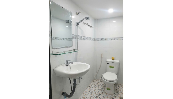 NHÀ ĐẸP RA NHANH TRONG THÁNG, GIẤY TỜ ĐẦY ĐỦ SANG TÊN CÔNG CHỨNG NHANH, GIÁ CÒN THƯƠNG LƯỢNG, NHÀ BÌNH CHÁNH