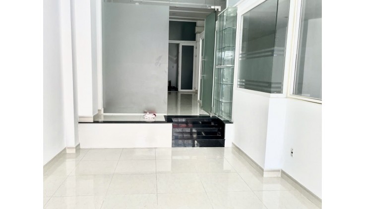 CHO THUÊ MẶT BẰNG Ngang 5mx18m, sầm uất nhất phố Hoàng Văn thụ