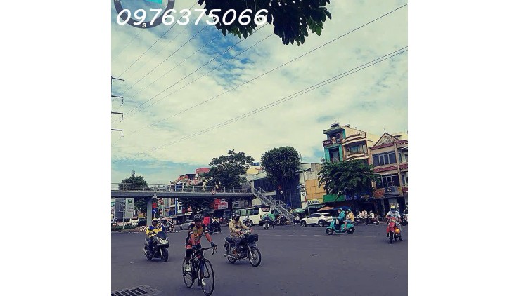 ban nha kinh duong vuong 8.ty nhinh