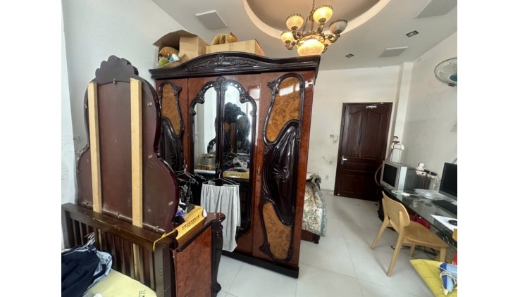 Bán Nhà Hẻm Ba Gác Đường Lý Tuệ,Tân Phú, DT 4x15m,3Tầng, Gía 5,5Tỷ.
