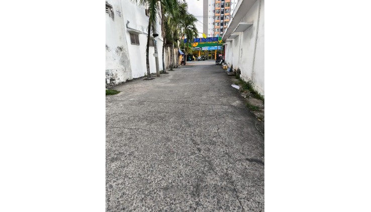 Bán Nhà Cấp 4 , Hẻm Ô Tô Tránh, Sát Chung Cư Himlam Phú An, Giá 6.5 Tỷ, Thương Lượng!
