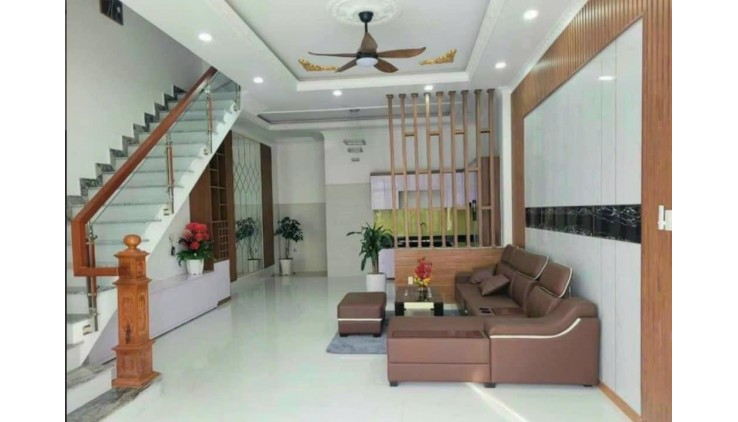 CÒN CĂN CẤP 4 CHỦ ĐỂ LẠI GIÁ RẺ NHÀ CHÍNH CHỦ GIẤY TỜ ĐẦY ĐỦ GẦN CHỢ BÌNH CHÁNH, THƯƠNG LƯỢNG THÊM