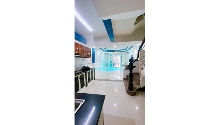CHỈ NHỈNH 6.x TỶ HẺM XE HƠI THÔNG - 44M 3PN 4 TẦNG BTCT NGANG 4M - NỞ HẬU - SÁT NGAY CẦU CHỮ Y. P3,Q8.