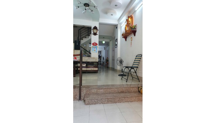 MTKD Dân Chủ – Tân Phú DT 4x20m, 4 tầng. Vị trí đẹp