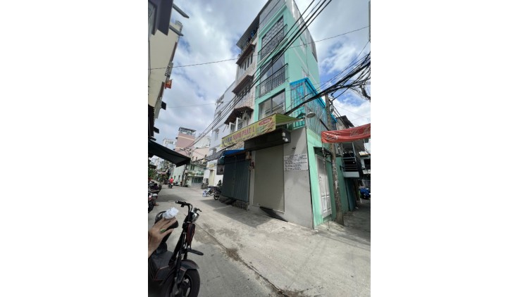 Mặt tiền căn góc đúc 5 tấm Q 4 hơn 2 ,5 tỷ xx