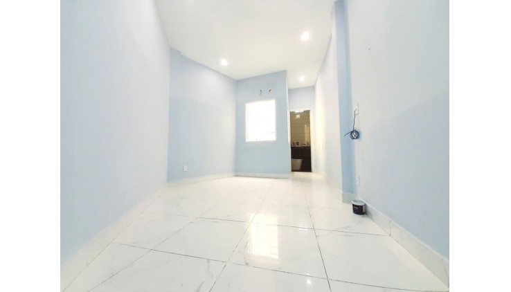 Nhà mặt Tiền, ở ngay, Cho thuê 12tr/th,TT Quận 2, DTSD 186m2, Giá chỉ 5ty nhỉnh