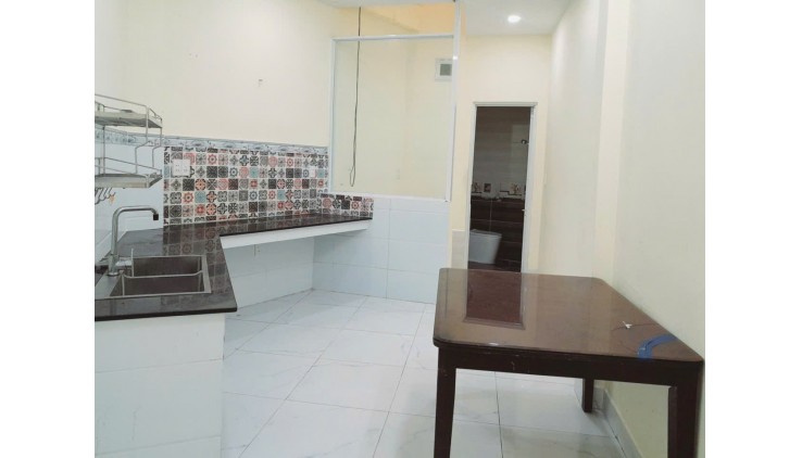 MT KINH DOANH, mới ở ngay, Cho thuê 13tr/th,TT Quận 2, DTSD 187m2, Giá chỉ 5.6ty