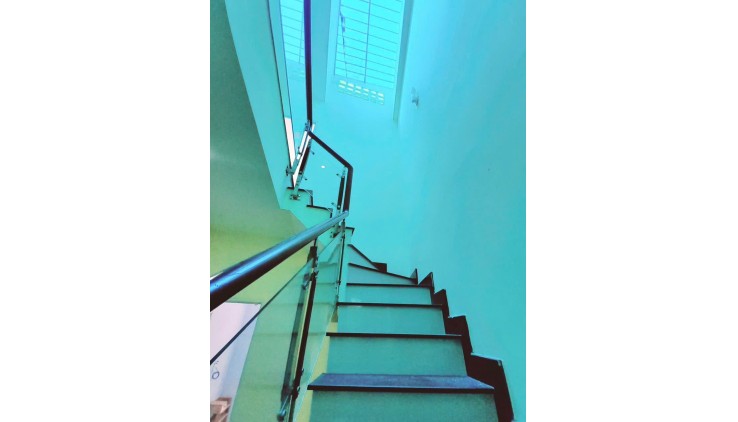 MT KINH DOANH, mới ở ngay, Cho thuê 13tr/th,TT Quận 2, DTSD 187m2, Giá chỉ 5.6ty