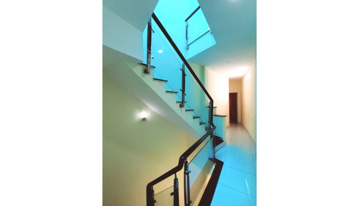 MT KINH DOANH, mới ở ngay, Cho thuê 13tr/th,TT Quận 2, DTSD 187m2, Giá chỉ 5.6ty
