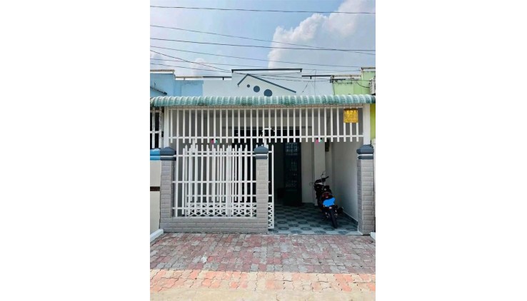 CÒN CĂN CẤP 4 CHỦ ĐỂ LẠI GIÁ RẺ NHÀ CHÍNH CHỦ GIẤY TỜ ĐẦY ĐỦ GẦN CHỢ BÌNH CHÁNH, THƯƠNG LƯỢNG THÊM