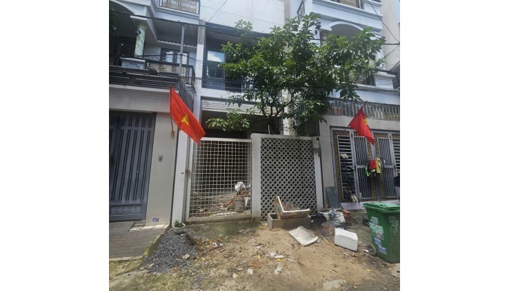 Bán Nhà Trệt Lầu  Hẻm Xe Hơi 6 M . Đường Số 12- Tam Bình Thủ  Đức
