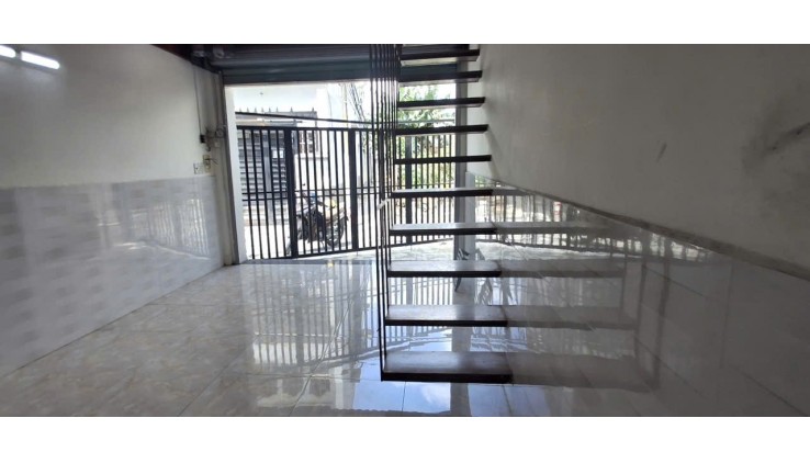 NHÀ CHÍNH CHỦ, hxH, Dtsd 74m2, 37m2 ( 5 x 8 ), Trường Thọ , Thủ Đức, chỉ 3.29ty