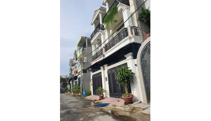 BÁN GẤP NHÀ KHU PHÂN LÔ VIP P. LINH ĐÔNG. 3 MẶT THOÁNG MÁT. HOÀN CÔNG ĐẦY ĐỦ. GIÁ RAO 7.8 TỶ. BỚT LỘC