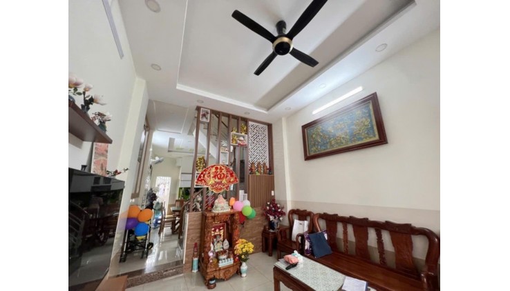 BÁN GẤP NHÀ KHU PHÂN LÔ VIP P. LINH ĐÔNG. 3 MẶT THOÁNG MÁT. HOÀN CÔNG ĐẦY ĐỦ. GIÁ RAO 7.8 TỶ. BỚT LỘC