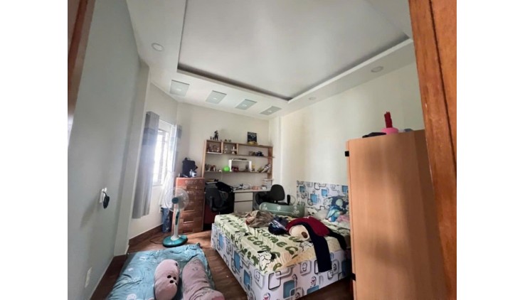 BÁN GẤP NHÀ KHU PHÂN LÔ VIP P. LINH ĐÔNG. 3 MẶT THOÁNG MÁT. HOÀN CÔNG ĐẦY ĐỦ. GIÁ RAO 7.8 TỶ. BỚT LỘC