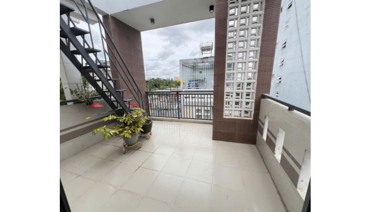 BÁN GẤP NHÀ KHU PHÂN LÔ VIP P. LINH ĐÔNG. 3 MẶT THOÁNG MÁT. HOÀN CÔNG ĐẦY ĐỦ. GIÁ RAO 7.8 TỶ. BỚT LỘC