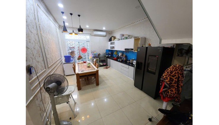 Bán nhà riêng Huỳnh Tấn Phát 74m2 5pn 4 tầng  HXH phường Tân Thuận Tây quận 7