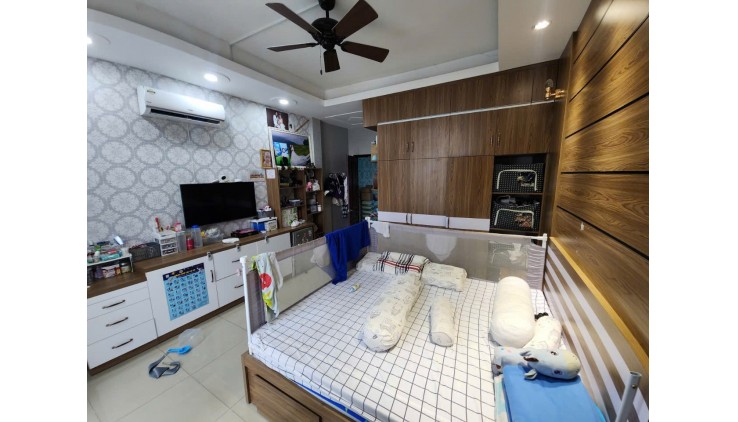 Bán nhà riêng Huỳnh Tấn Phát 74m2 5pn 4 tầng  HXH phường Tân Thuận Tây quận 7