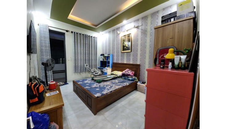 Bán nhà 5pn 4 tấng sân thượng trước và sau Huỳnh Tấn Phát Quận 7