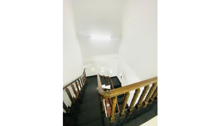 Bán nhà 4pn 122m2 2 tầng dài 23m Huỳnh Tấn Phát ô tô quận 7