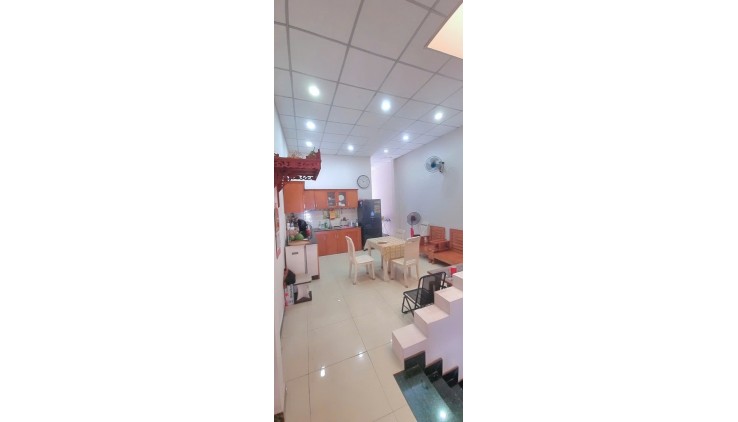 Bán nhà ô tô tránh 80m2 4pn dòng tiền Huỳnh Tấn Phát Quận 7