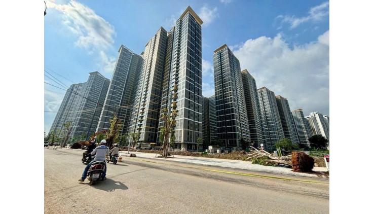 Bán shophouse kinh doanh sầm uất giá tốt Vinhome Grand Park Quận 9. Cần bán shophouse kinh doanh sầm uất