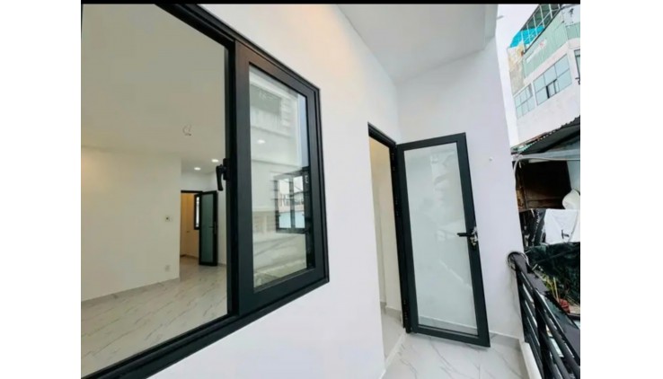 Căn góc 2 mặt tiền hẻm xe hơi 